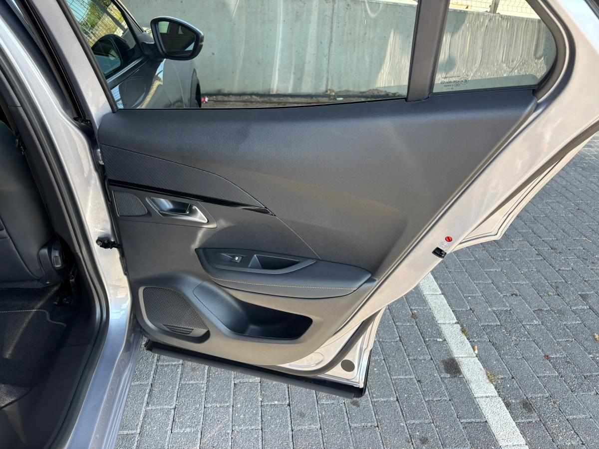 peugeot-e-2008-allure-ev-50kwh-2022-eletrico