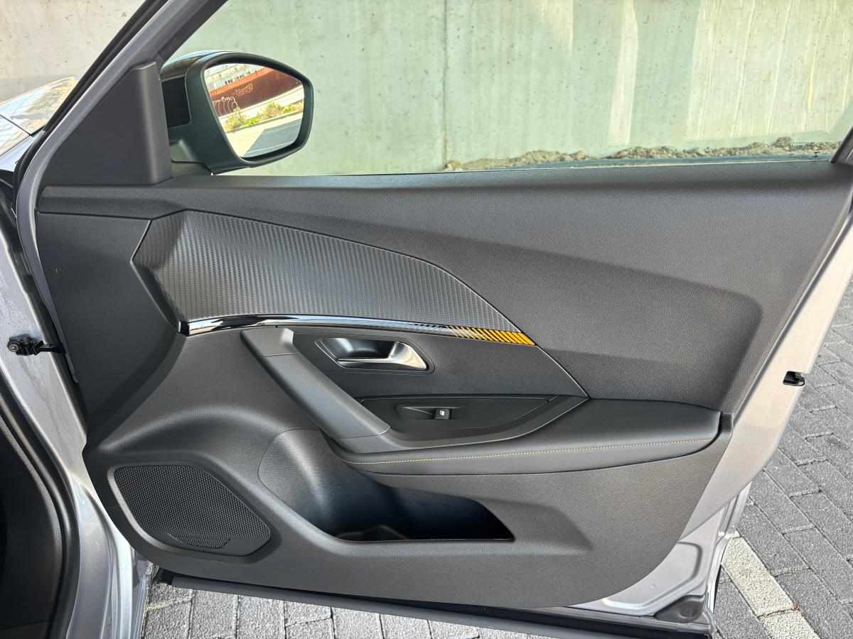 peugeot-e-2008-allure-ev-50kwh-2022-eletrico