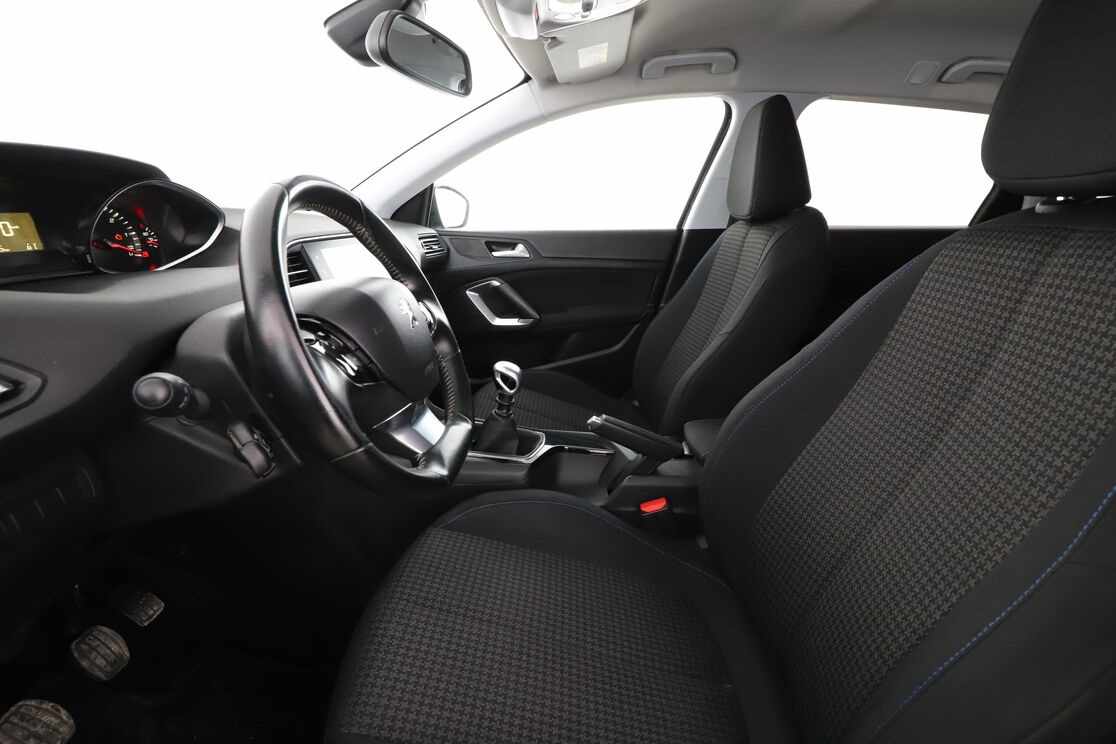 peugeot-308-1-5-bluehdi-2019-diesel-1499cc