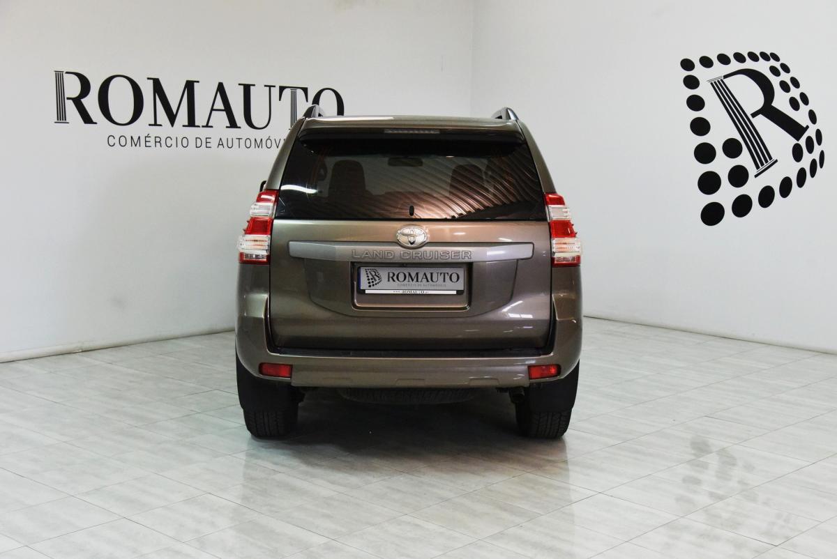 toyota-land-cruiser-2015-diesel-2755cc