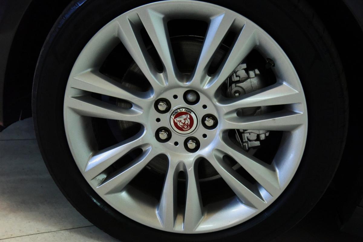 jaguar-xe-2016-diesel-1999cc