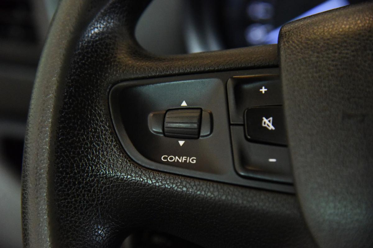 opel-vivaro-2019-diesel-1997cc