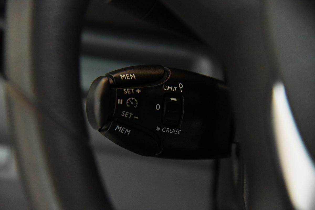 opel-vivaro-2019-diesel-1997cc