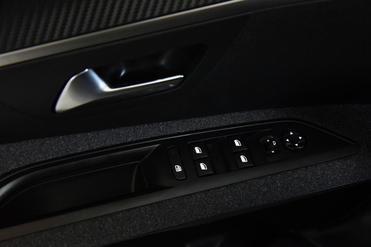 peugeot-5008-2019-gasolina-1199cc
