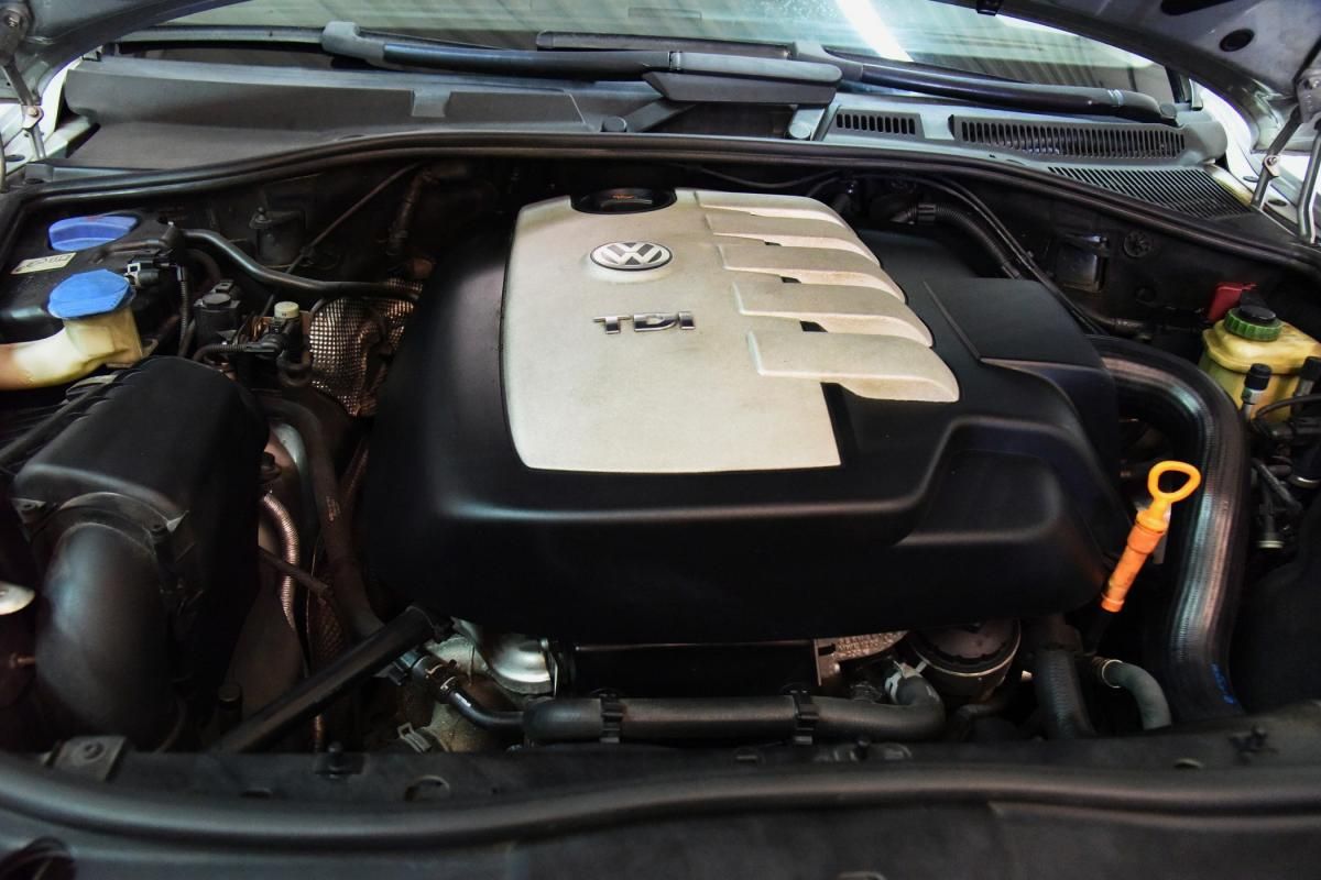 volkswagen-touareg-2005-diesel-2461cc