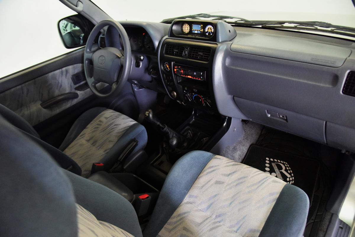 toyota-land-cruiser-2000-diesel-2982cc