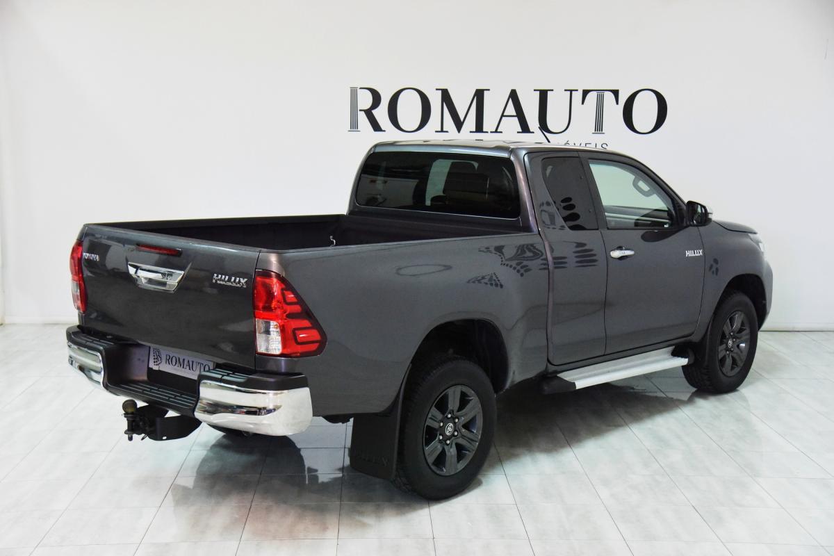 toyota-hilux-2021-diesel-2393cc