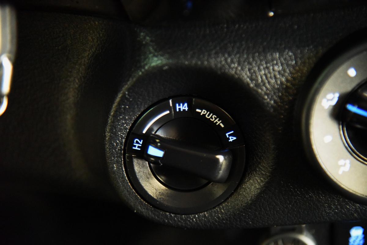 toyota-hilux-2021-diesel-2393cc