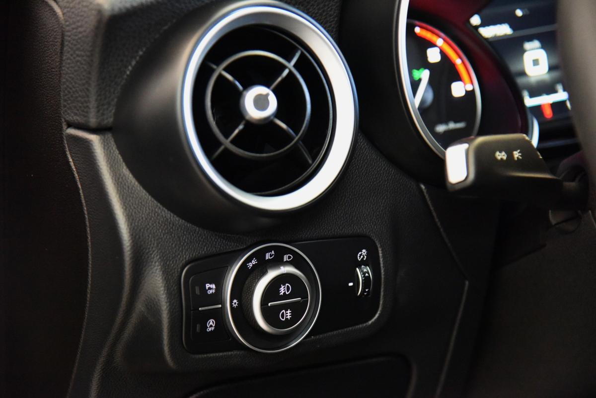 alfa-romeo-stelvio-2017-diesel-2143cc