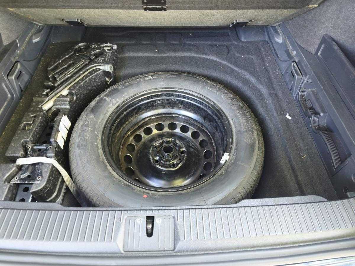 volkswagen-passat-variant-2015-diesel-1598cc