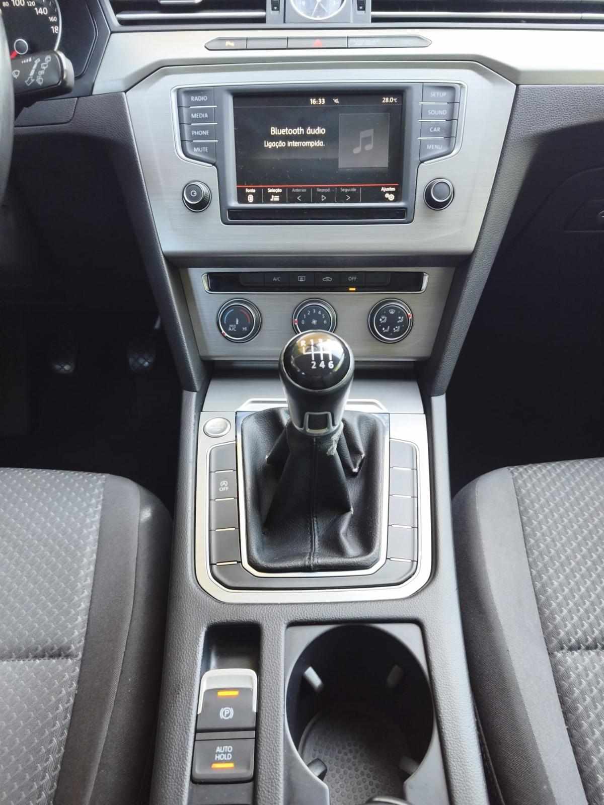 volkswagen-passat-variant-2015-diesel-1598cc