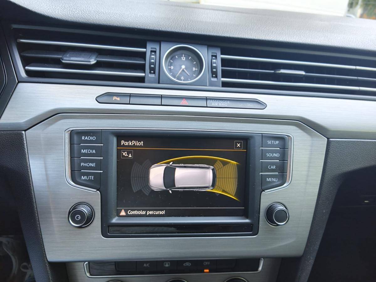 volkswagen-passat-variant-2015-diesel-1598cc