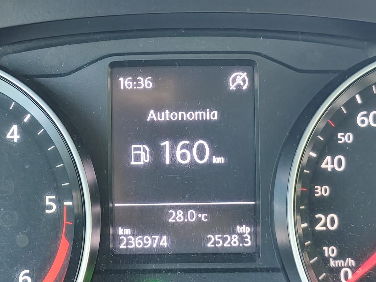 volkswagen-passat-variant-2015-diesel-1598cc