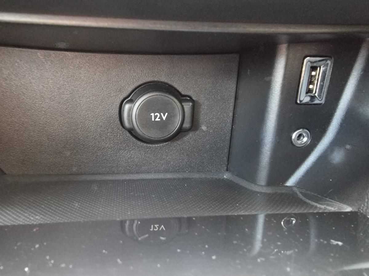 peugeot-308-sw-2017-diesel-1560cc