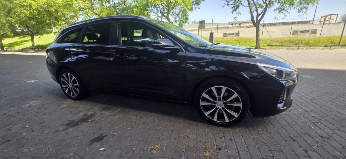 hyundai-i30-sw-2017-diesel-1582cc