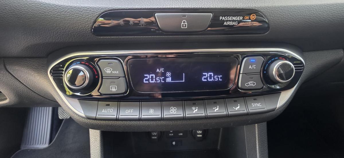 hyundai-i30-sw-2017-diesel-1582cc