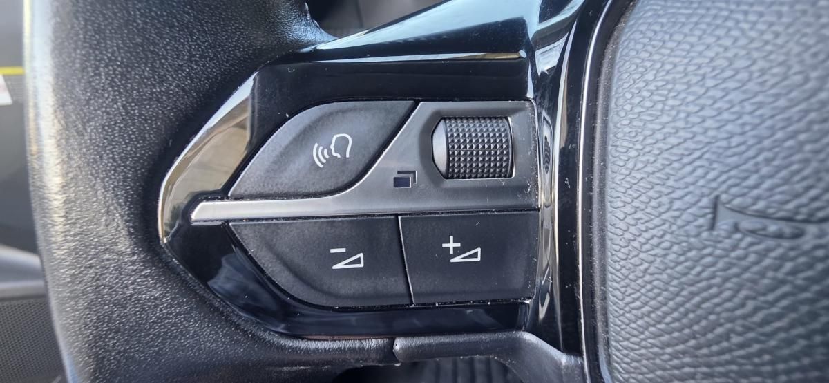 peugeot-2008-2022-diesel-1499cc