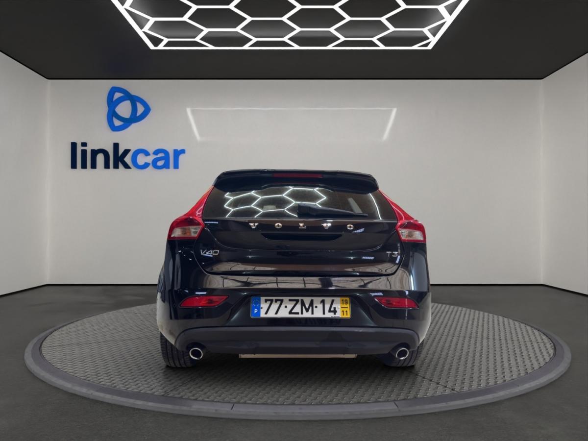 volvo-v40-2019-gasolina-1498cc