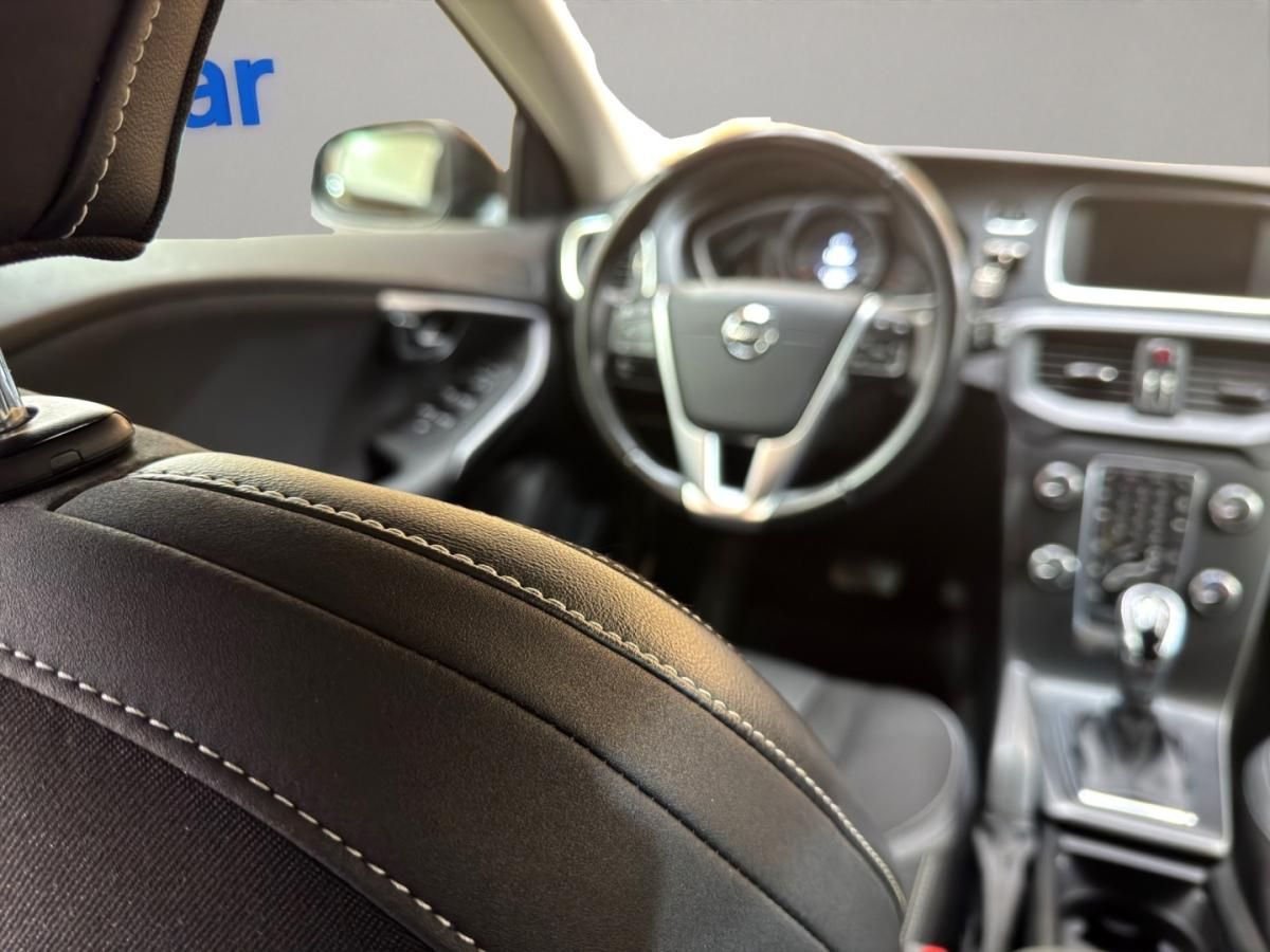 volvo-v40-2019-gasolina-1498cc