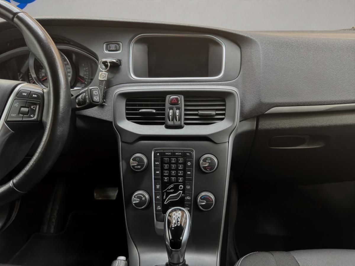 volvo-v40-2019-gasolina-1498cc