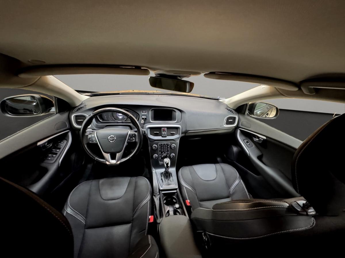 volvo-v40-2019-gasolina-1498cc