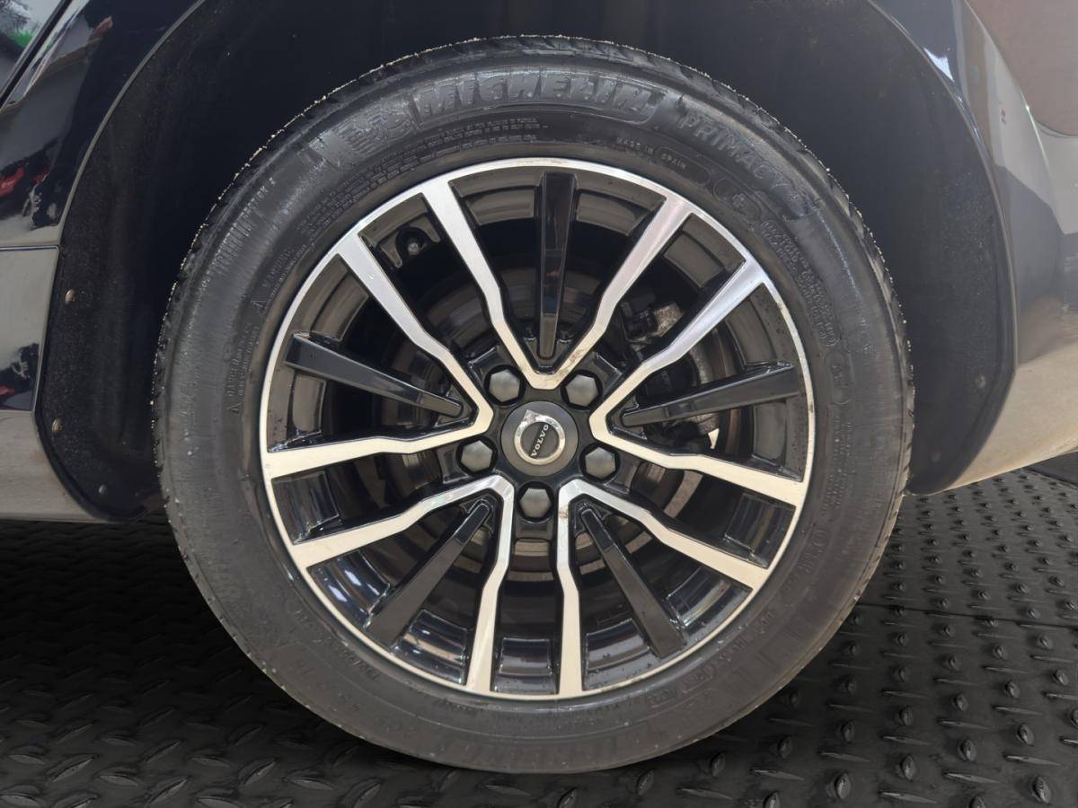 volvo-v40-2019-gasolina-1498cc