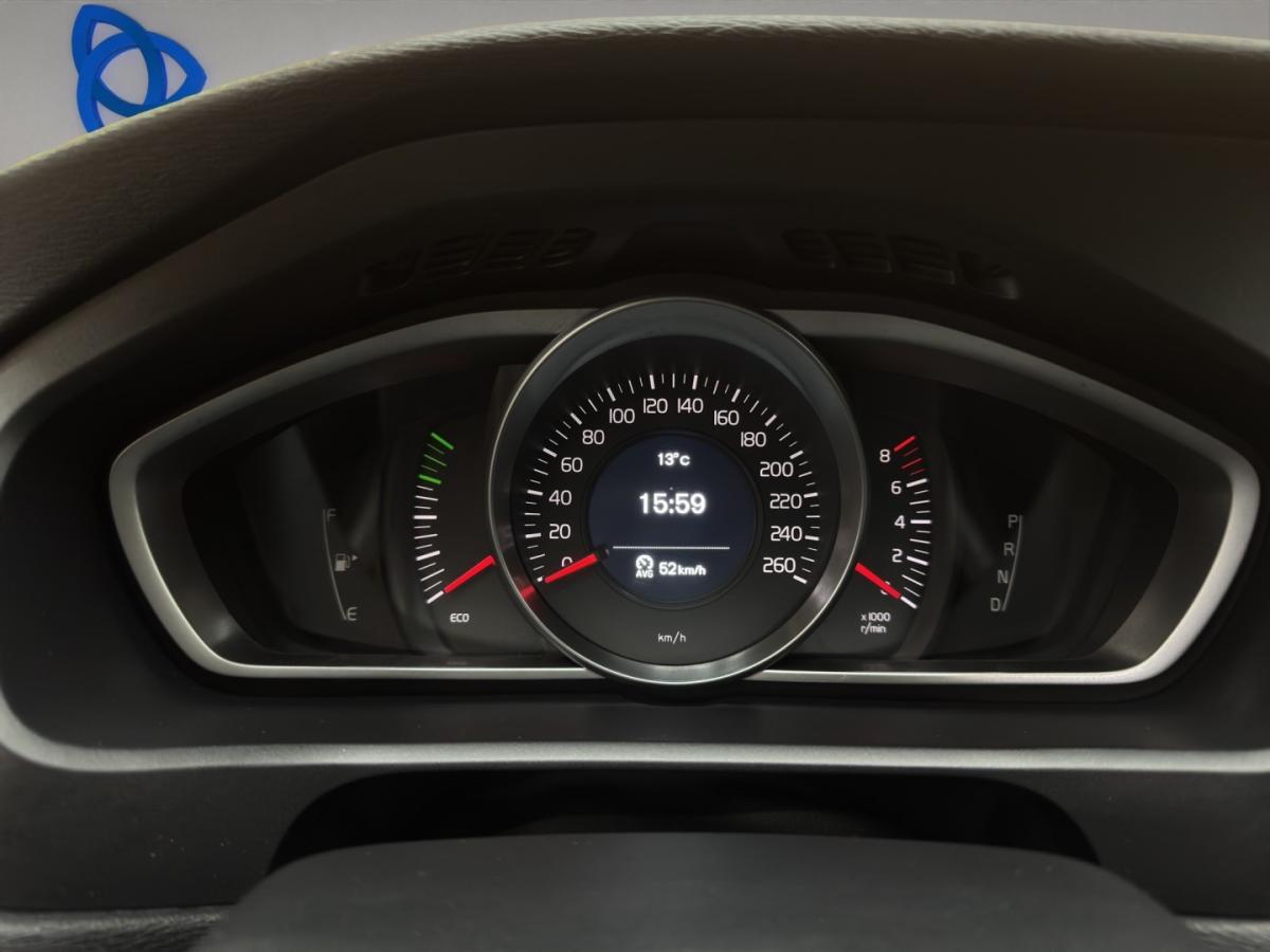 volvo-v40-2019-gasolina-1498cc