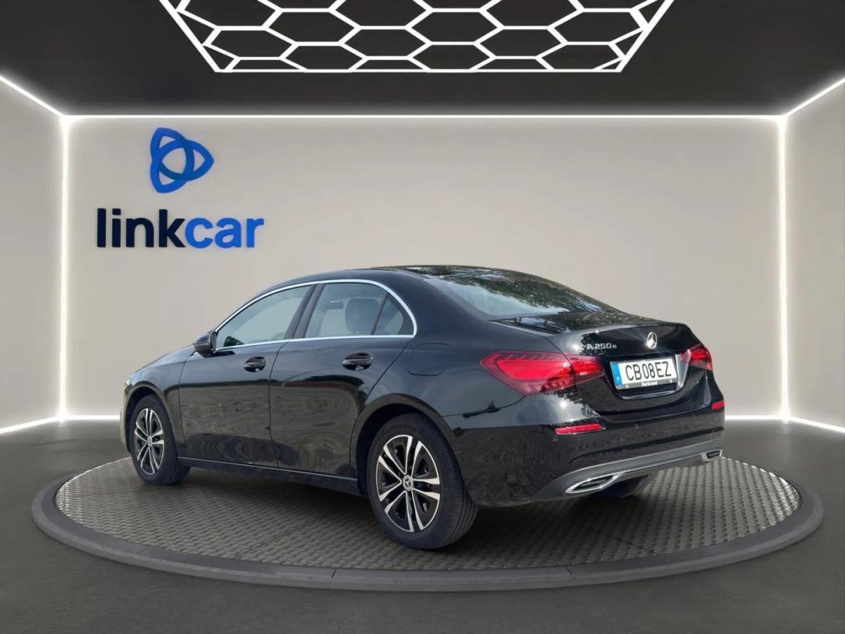 mercedes-benz-classe-a-2024-hibrido-1332cc