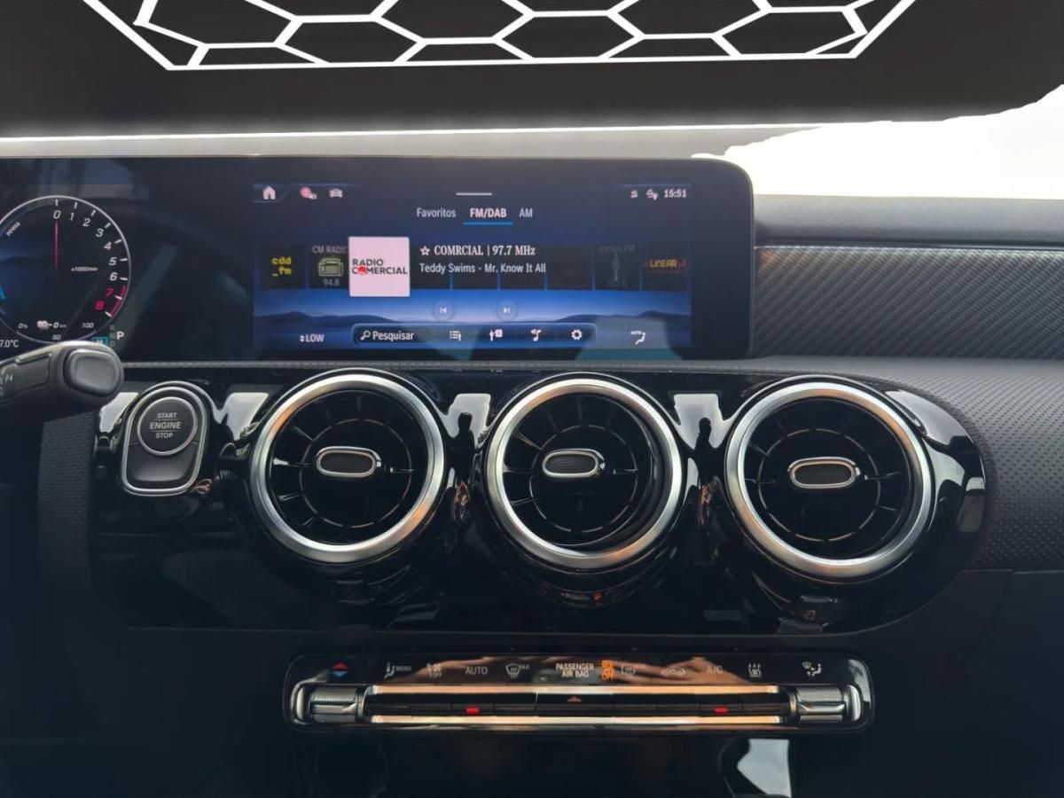 mercedes-benz-classe-a-2024-hibrido-1332cc