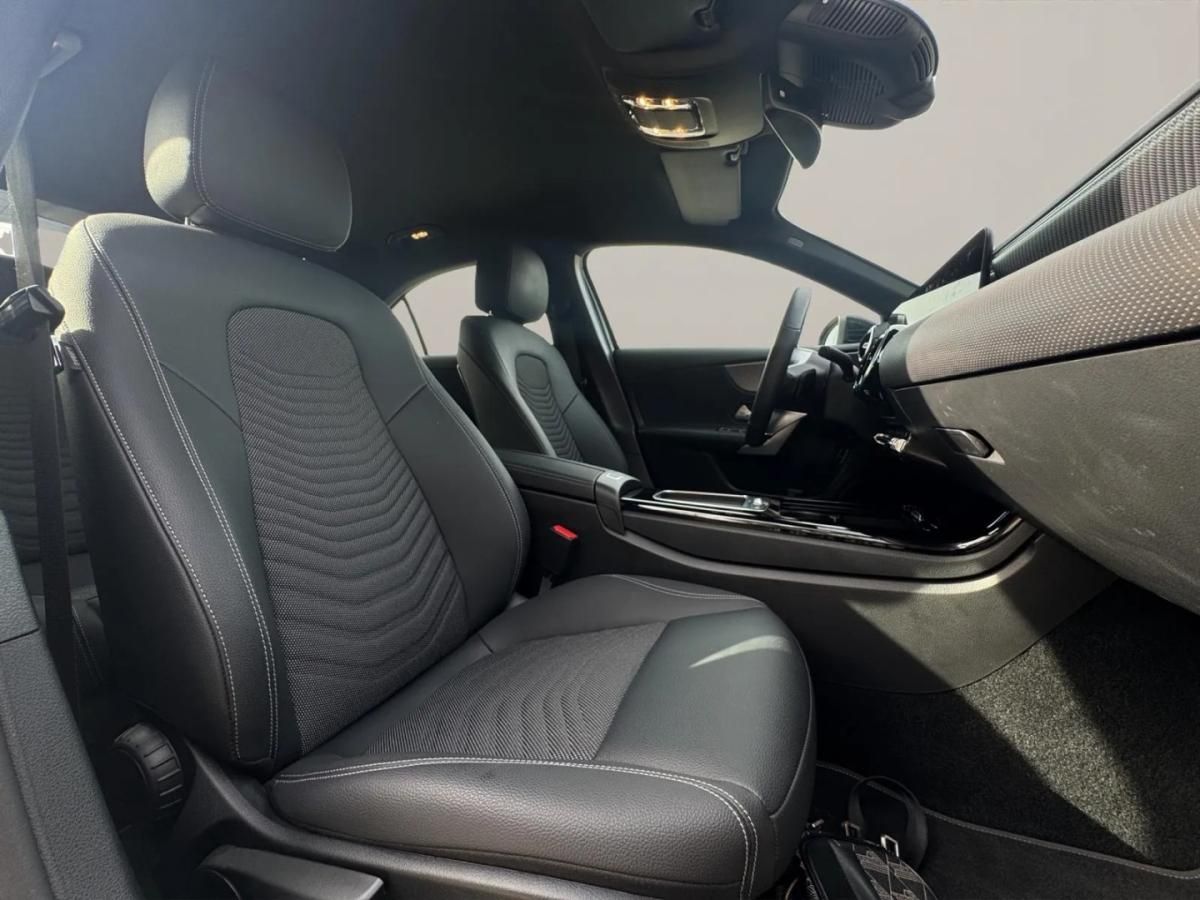 mercedes-benz-classe-a-2024-hibrido-1332cc