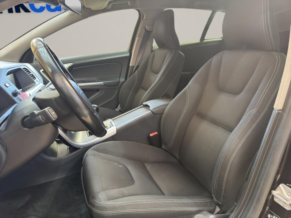 volvo-v60-2014-diesel-1560cc