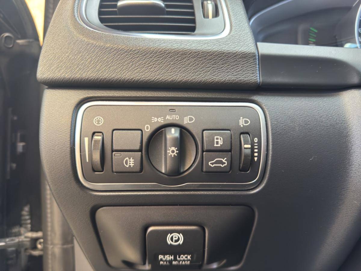 volvo-v60-2014-diesel-1560cc