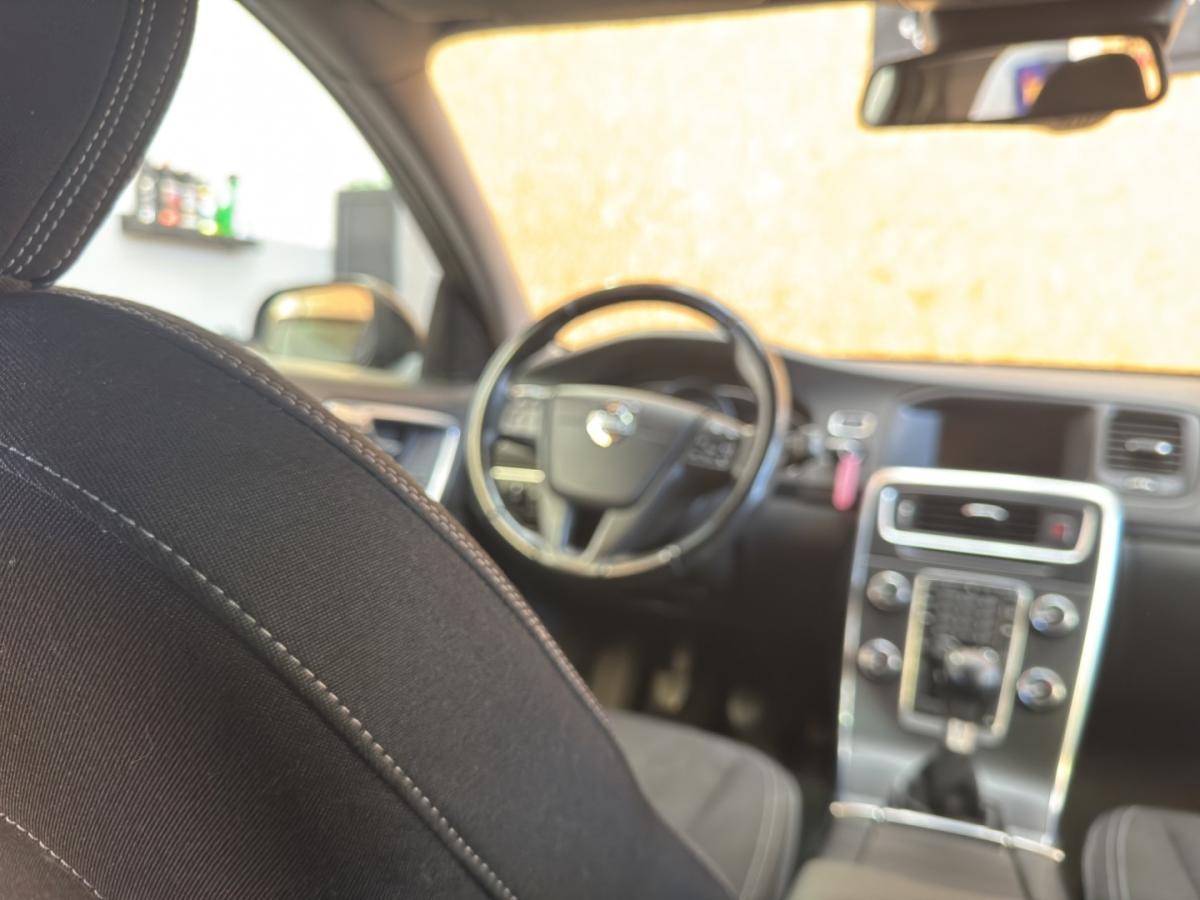 volvo-v60-2014-diesel-1560cc
