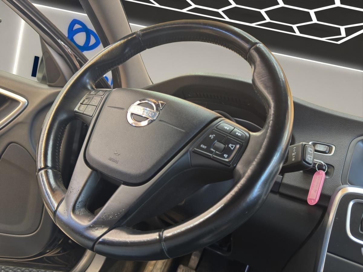 volvo-v60-2014-diesel-1560cc