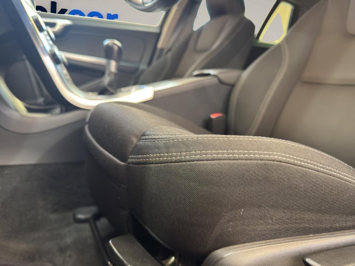 volvo-v60-2014-diesel-1560cc