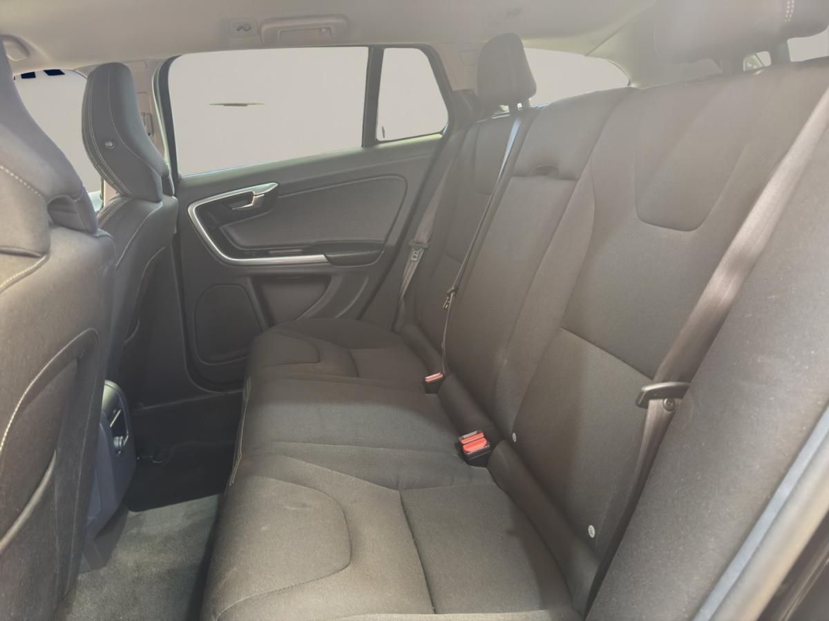 volvo-v60-2014-diesel-1560cc