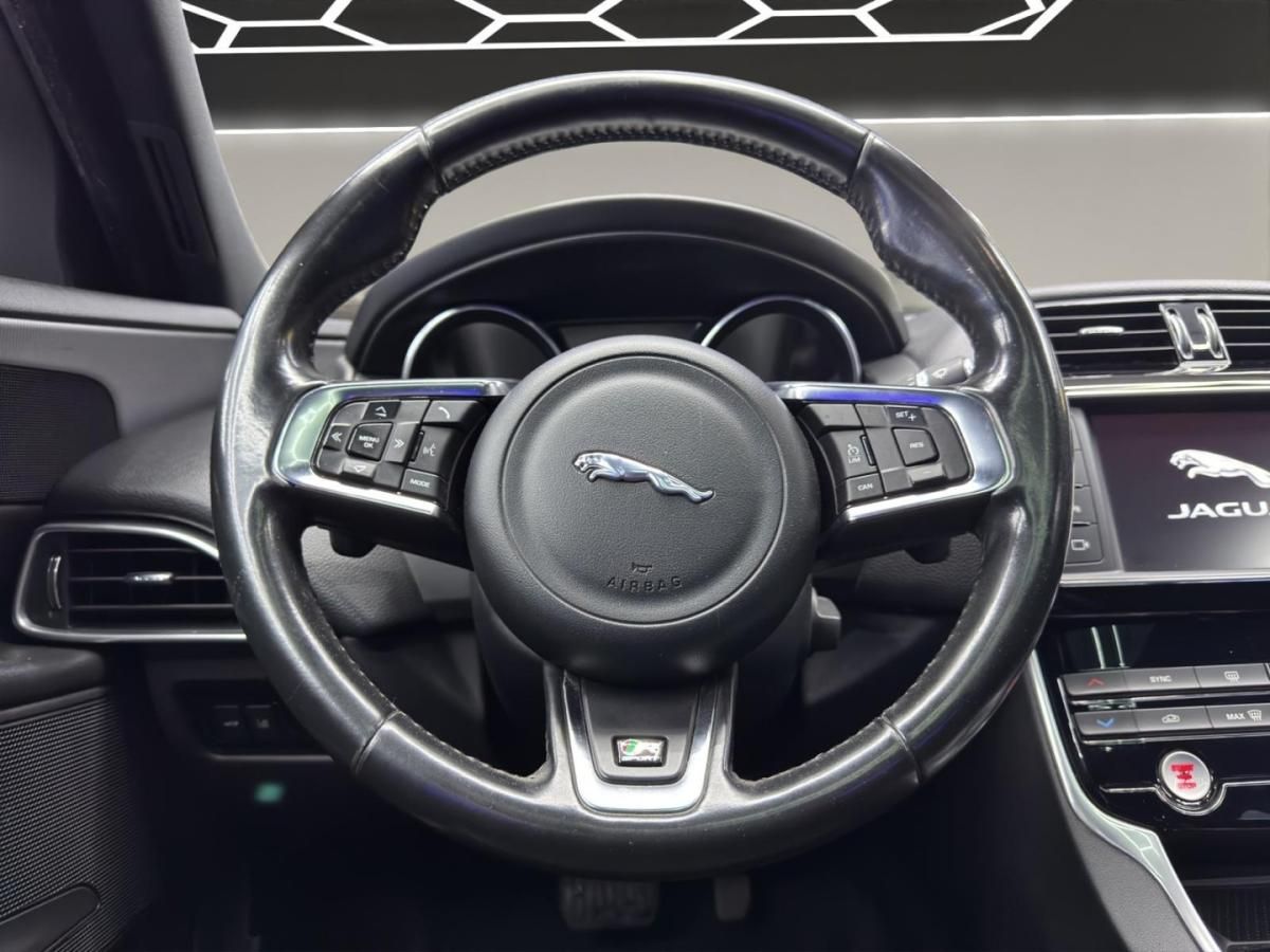 jaguar-xe-2016-diesel-1999cc