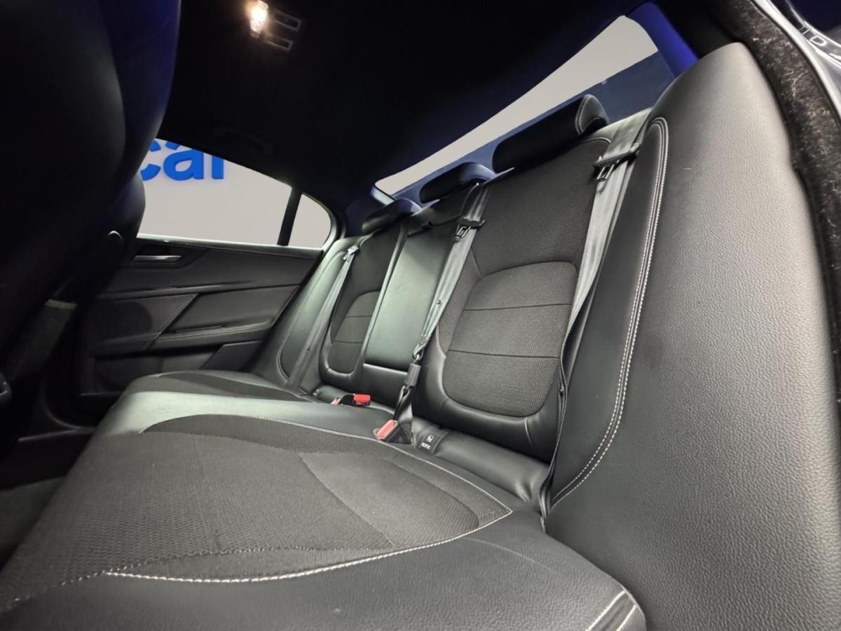 jaguar-xe-2016-diesel-1999cc