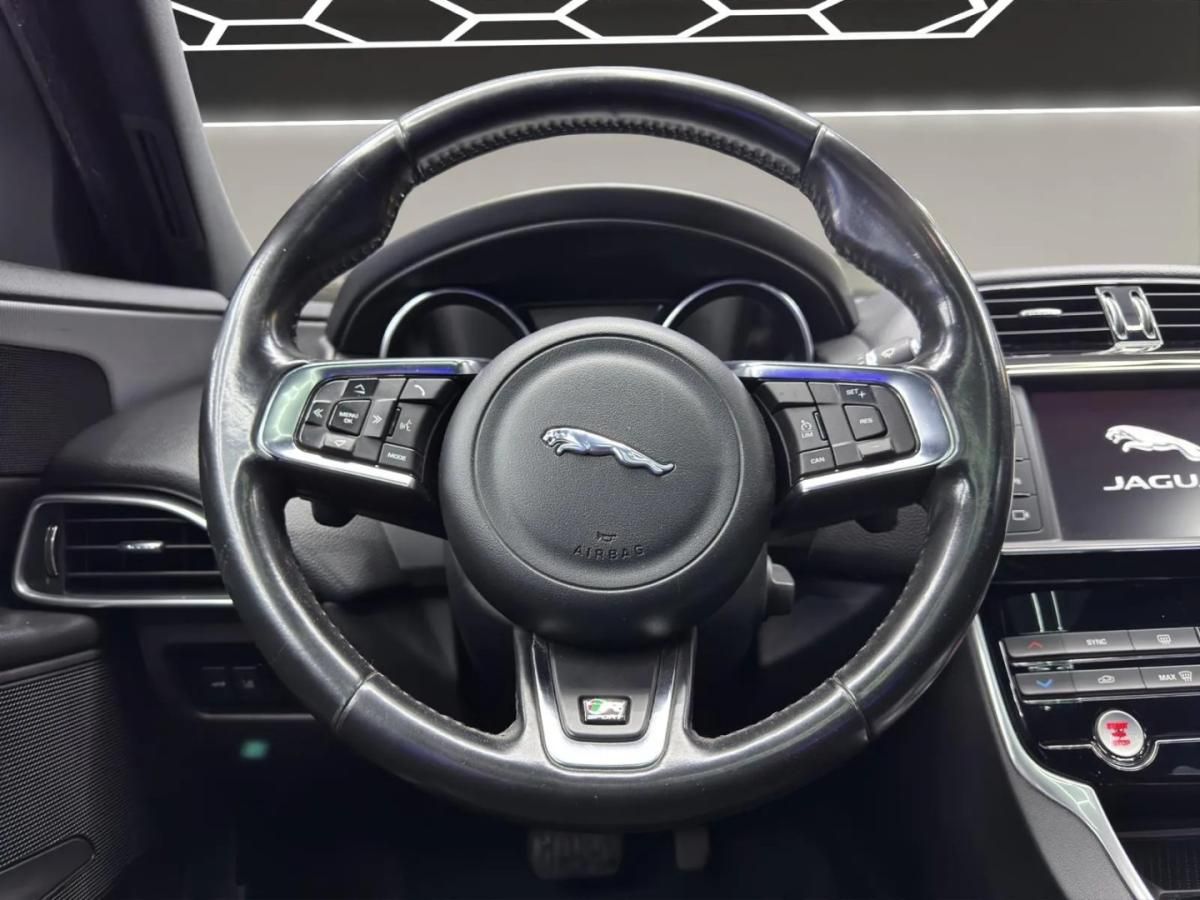 jaguar-xe-2016-diesel-1999cc