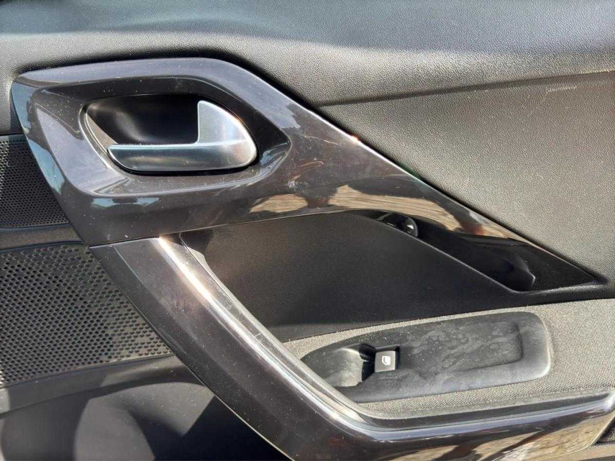 peugeot-208-2013-gasolina-999cc
