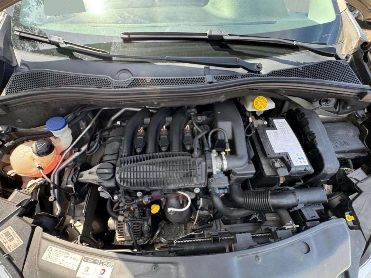 peugeot-208-2013-gasolina-999cc