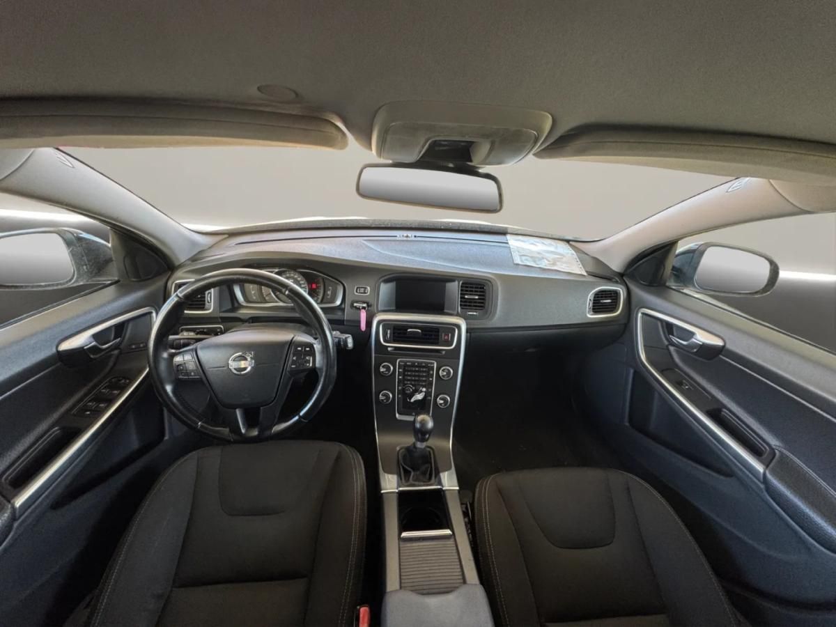 volvo-v60-2014-diesel-1560cc