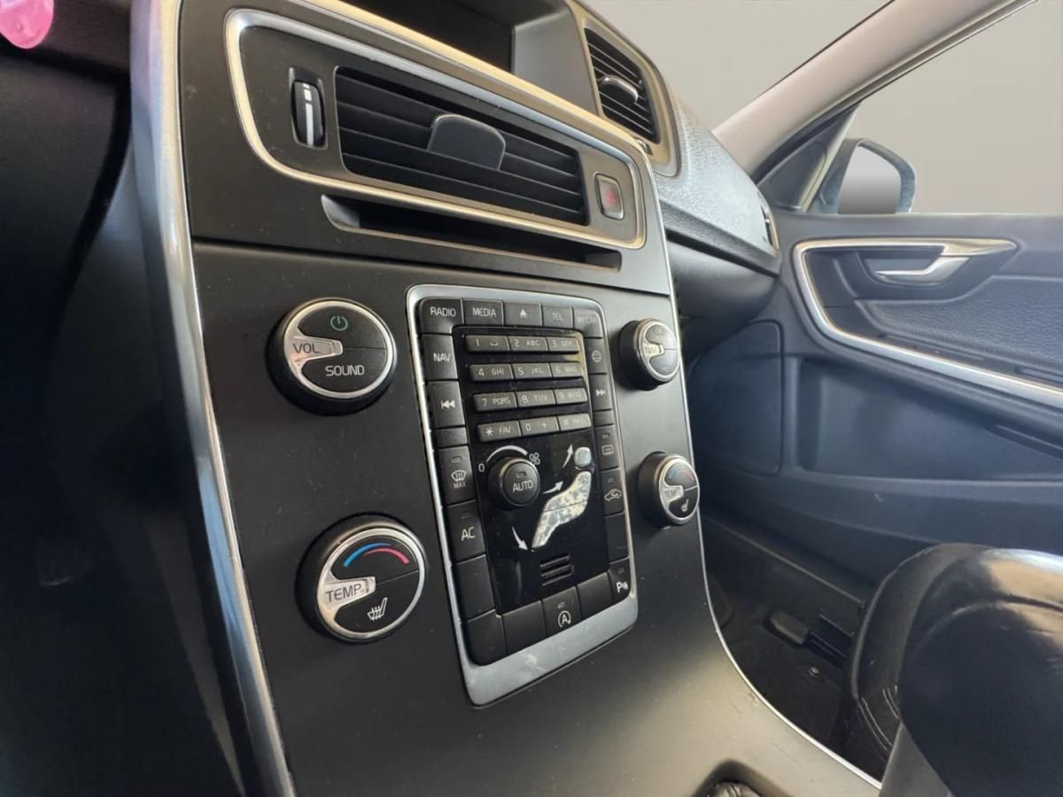 volvo-v60-2014-diesel-1560cc
