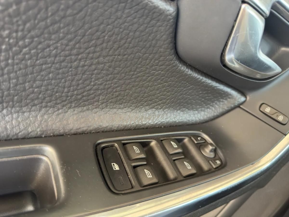 volvo-v60-2014-diesel-1560cc