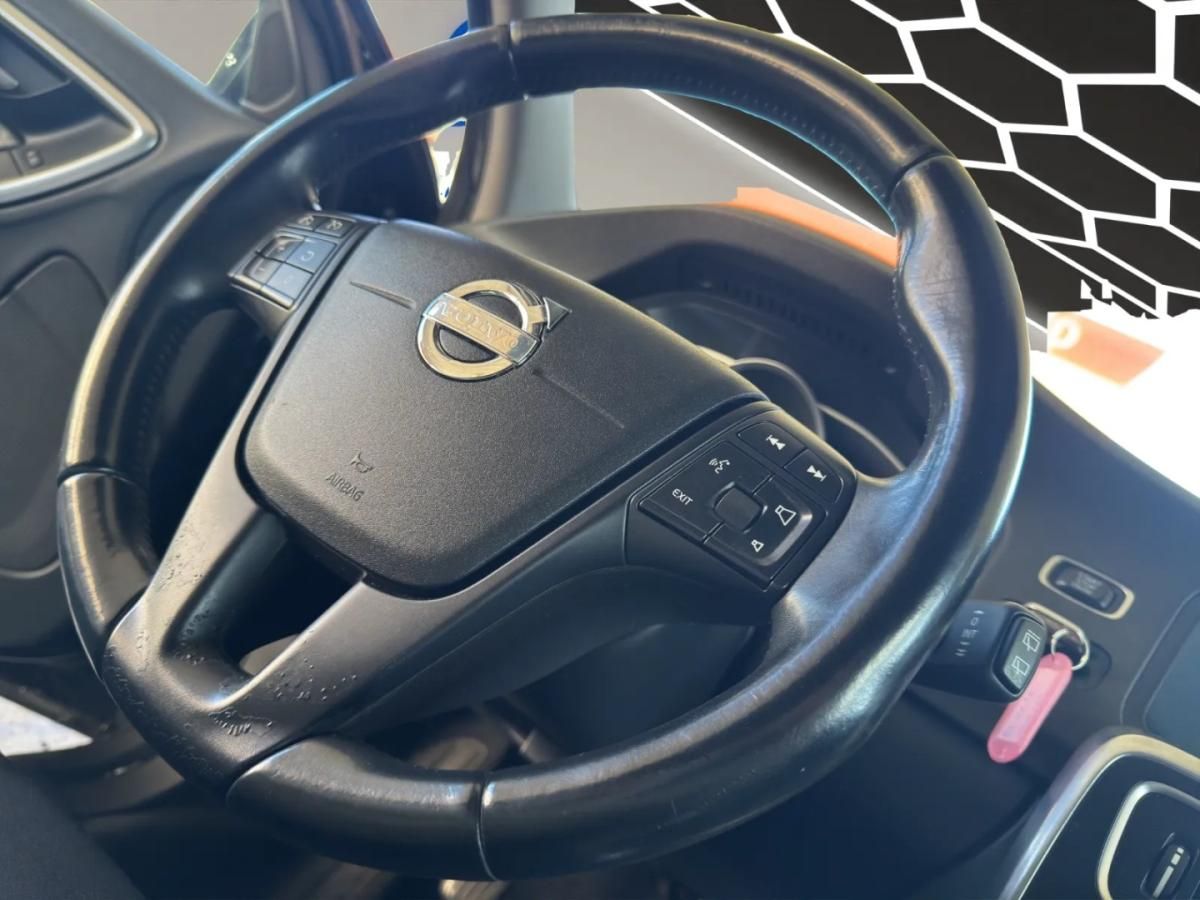 volvo-v60-2014-diesel-1560cc