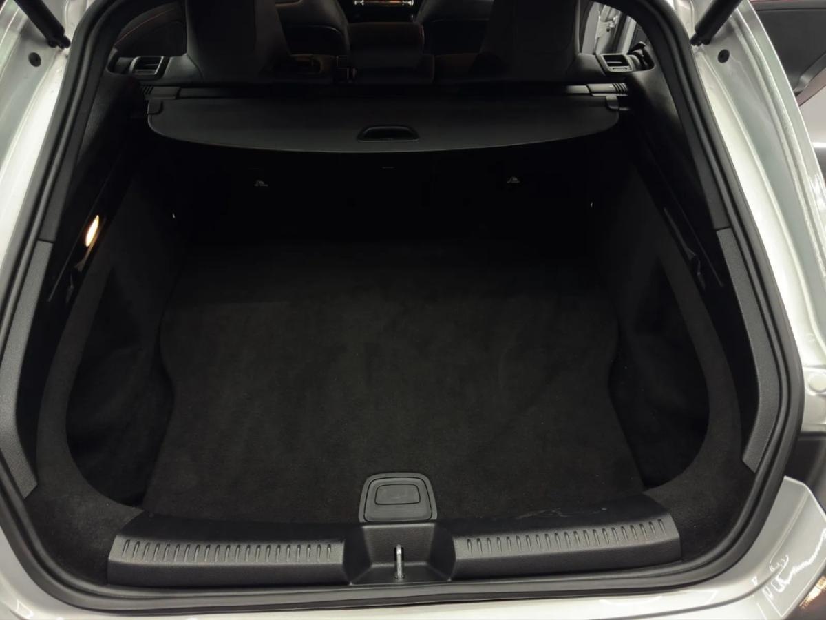 mercedes-benz-cla-2023-hibrido-1332cc