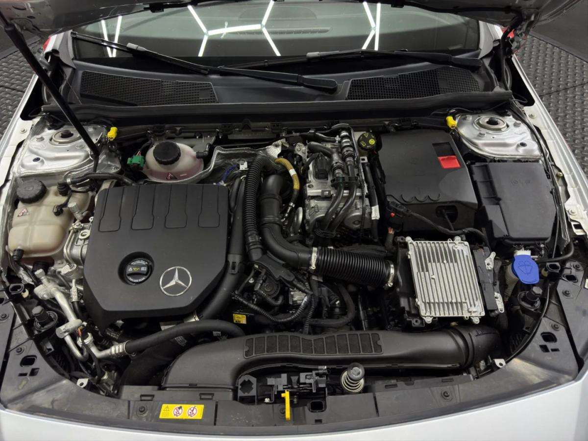 mercedes-benz-cla-2023-hibrido-1332cc