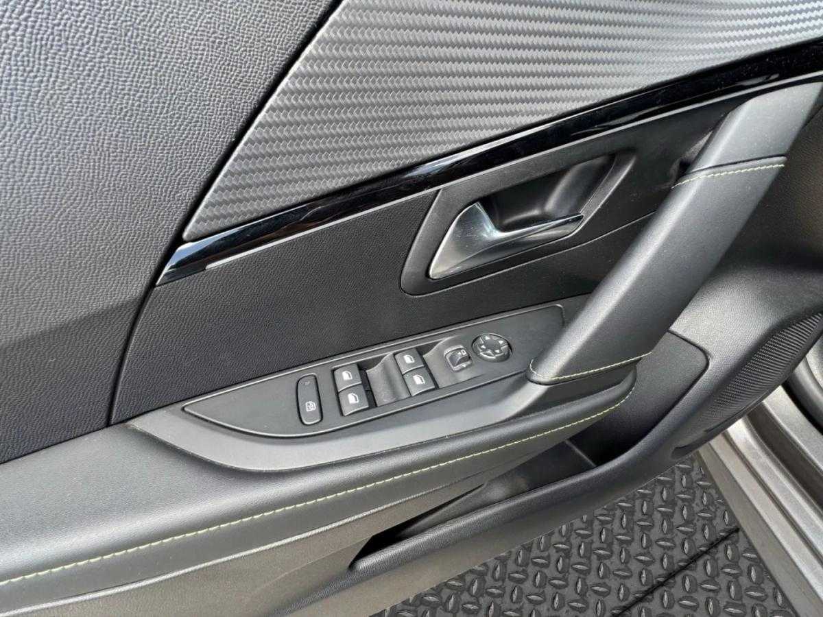 peugeot-208-2023-gasolina-1199cc
