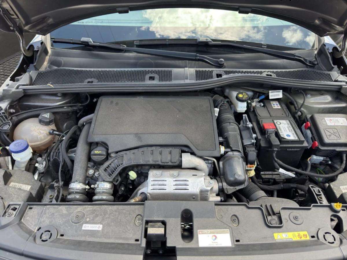 peugeot-208-2023-gasolina-1199cc