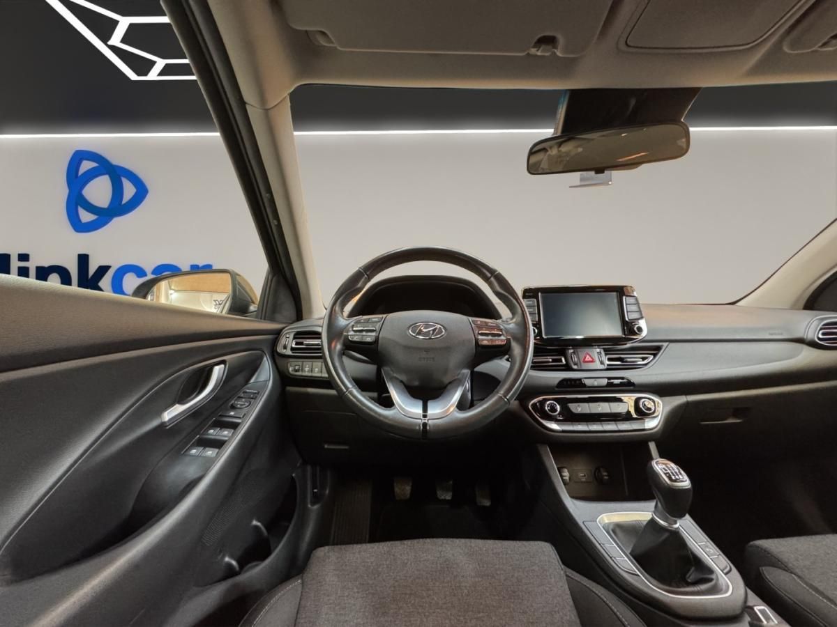hyundai-i30-sw-2021-gasolina-998cc